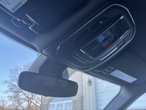 Used 2024 Jeep Grand Cherokee L Laredo image 25