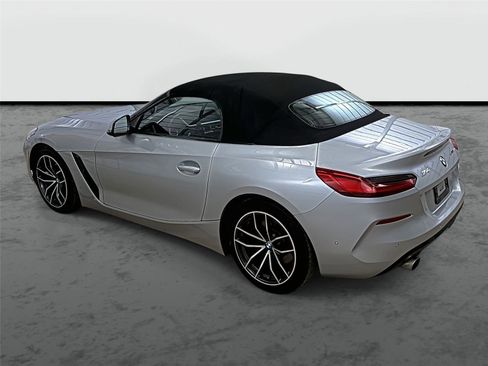 Used 2021 BMW Z4 sDrive30i w/ Convenience Package image 2
