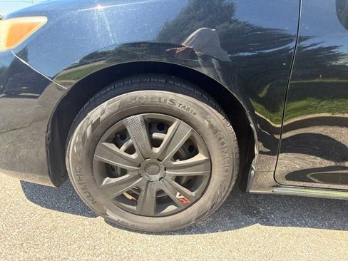 Used 2013 Toyota Camry LE FWD image 33