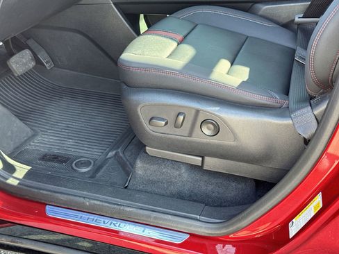 Used 2024 Chevrolet Traverse RS w/ LPO, Floor Liner Package image 17