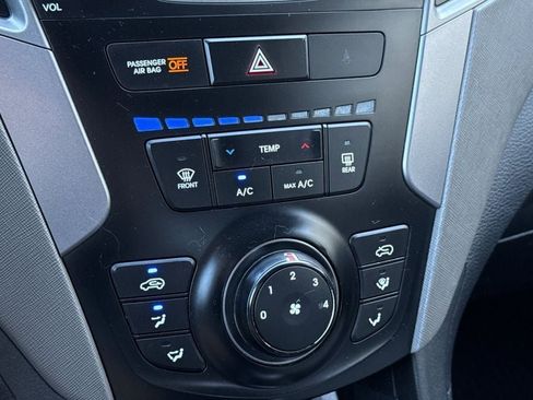 Used 2014 Hyundai Santa Fe Sport image 16