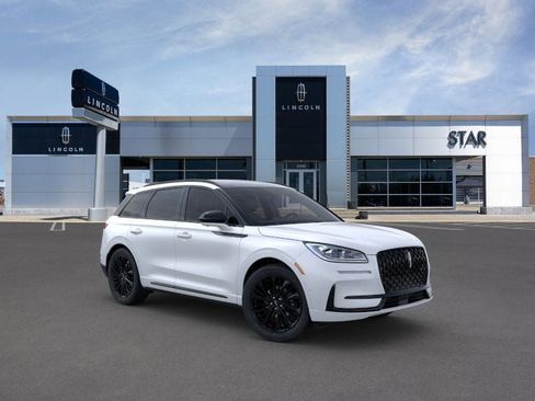 New 2023 Lincoln Corsair Reserve w/ Equipment Group 202A image 7