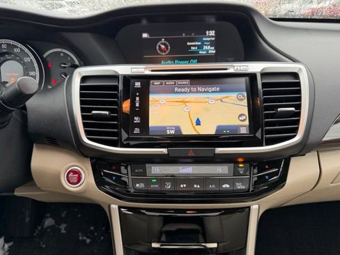 Used 2016 Honda Accord Touring image 17