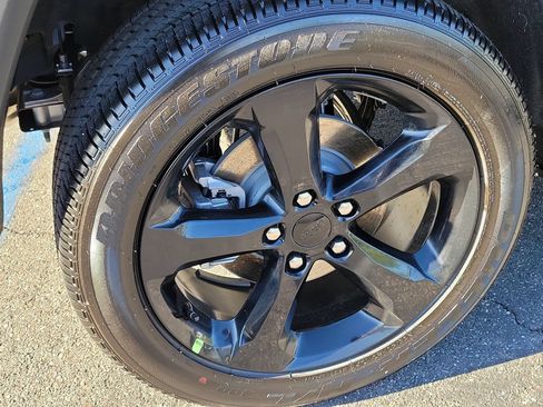 New 2025 Jeep Grand Cherokee Altitude AWD/4WD image 22