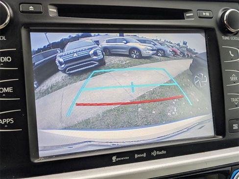 Used 2017 Toyota Highlander FWD V6 image 22