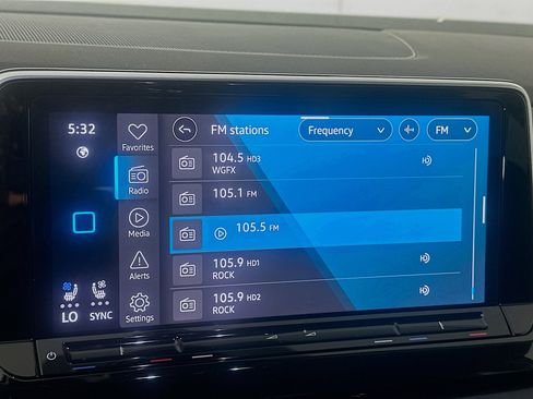 Used 2025 Volkswagen Atlas SE FWD image 21