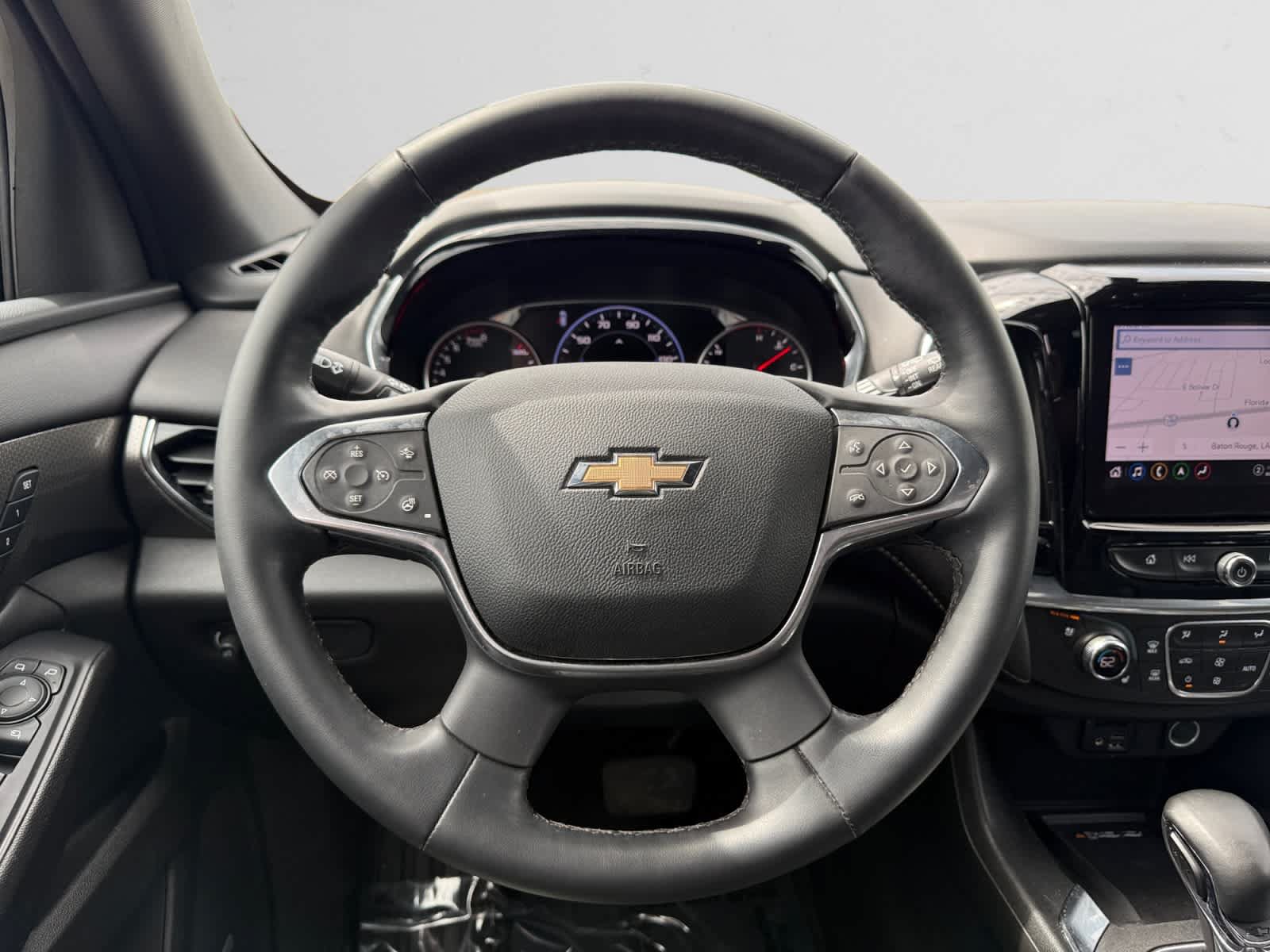 Used 2023 Chevrolet Traverse Premier FWD image 10