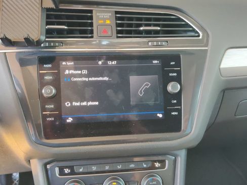 Used 2020 Volkswagen Tiguan SE AWD/4WD image 9