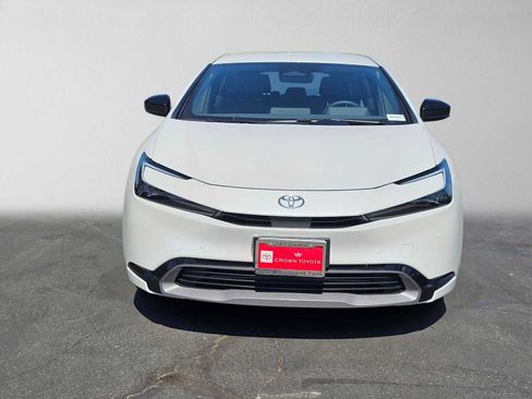 Certified 2026 Toyota Prius XLE FWD image 8