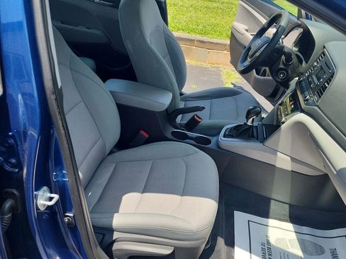 Used 2017 Hyundai Elantra SE image 22