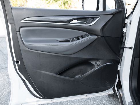 Used 2023 Buick Enclave Essence image 19