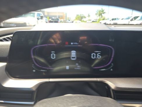 Used 2025 Kia Telluride S FWD image 18