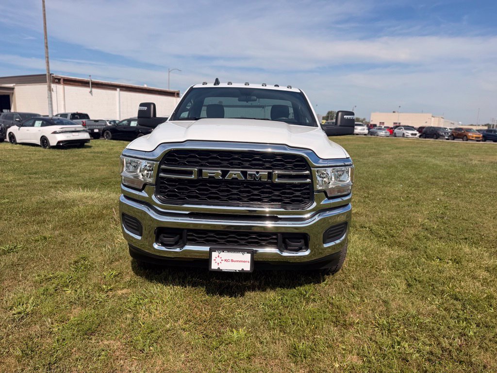 Used 2024 RAM 2500 Tradesman w/ Chrome Appearance Group AWD/4WD image 2