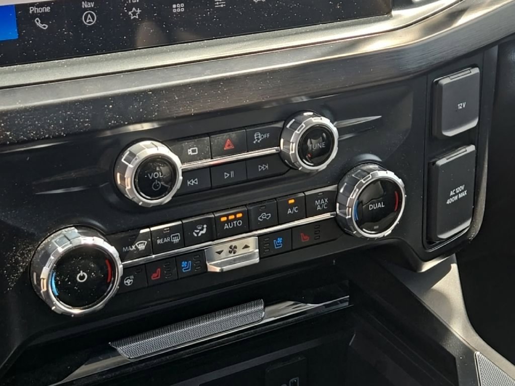 Used 2025 Ford F250 Lariat AWD/4WD image 38