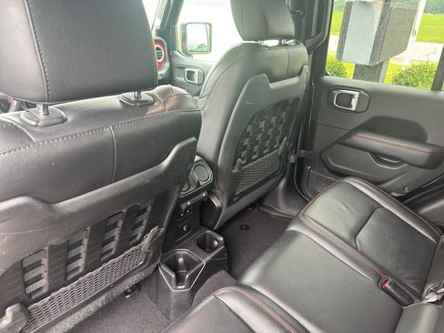 Used 2021 Jeep Gladiator Rubicon w/ Dual Top Group AWD/4WD image 19