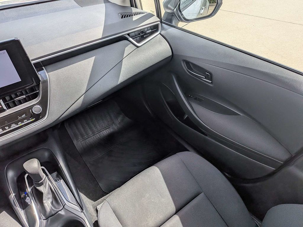 Used 2023 Toyota Corolla LE FWD image 17