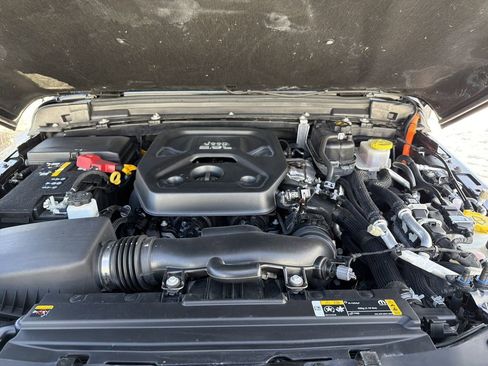 Used 2023 Jeep Wrangler Unlimited Sahara w/ Cold Weather Group image 34