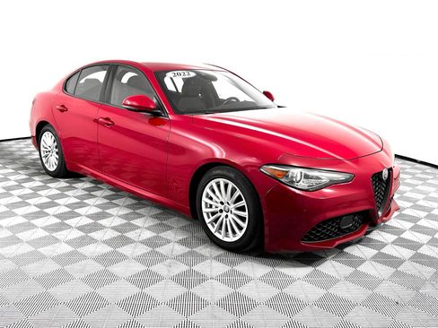Used 2022 Alfa Romeo Giulia Sprint image 1