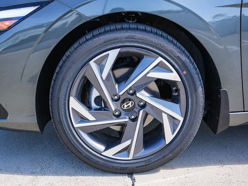 New 2026 Hyundai Elantra Limited FWD image 11