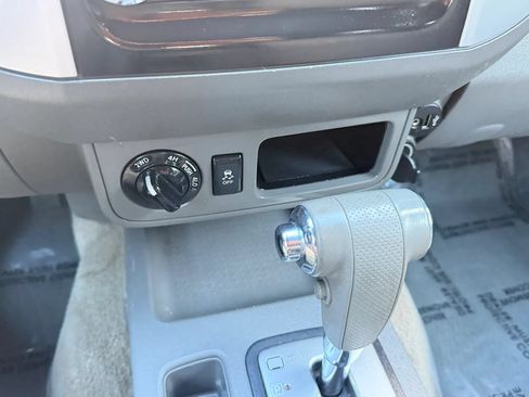 Used 2018 Nissan Frontier SV AWD/4WD image 13