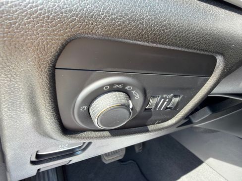 Used 2023 Jeep Grand Cherokee Altitude AWD/4WD image 16