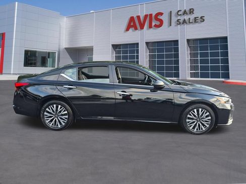 Used 2025 Nissan Altima 2.5 SV FWD image 5