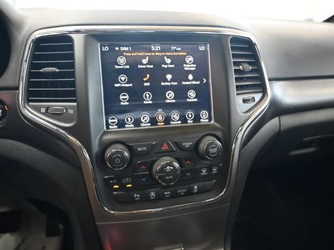 Used 2018 Jeep Grand Cherokee Altitude AWD/4WD image 15