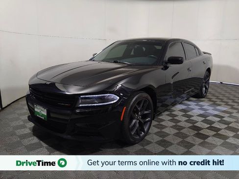 Used 2019 Dodge Charger SXT w/ Blacktop Package RWD image 1