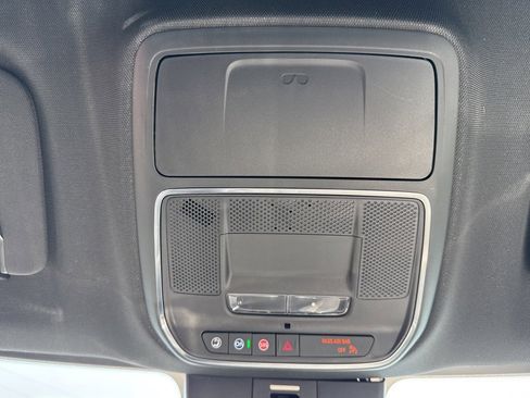 Used 2024 Chevrolet Traverse RS image 30