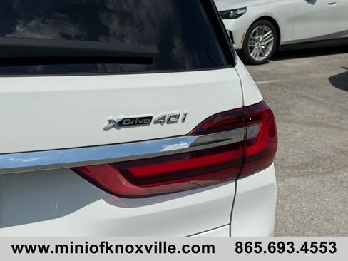 Used 2022 BMW X7 xDrive40i w/ Premium Package AWD/4WD image 11