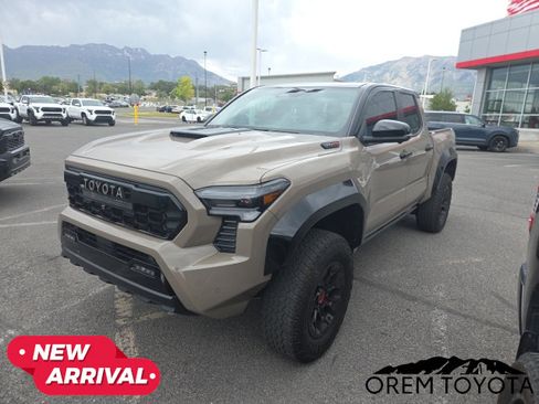 Used 2025 Toyota Tacoma TRD Pro AWD/4WD image 2