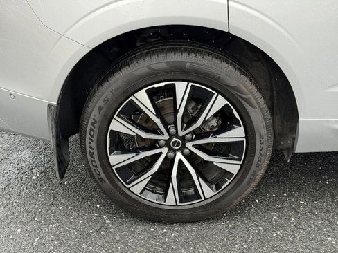 Certified 2023 Volvo XC60 B5 Plus w/ Climate Package AWD/4WD image 12