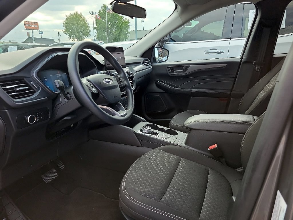 Used 2025 Ford Escape Active AWD/4WD image 14