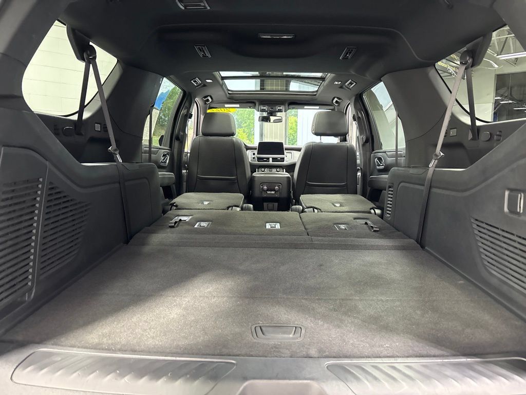 Used 2022 Chevrolet Suburban LT AWD/4WD image 52
