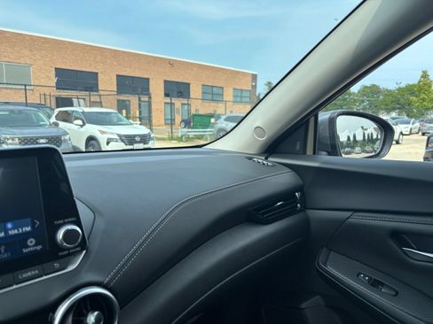 Used 2025 Nissan Sentra SV FWD image 33