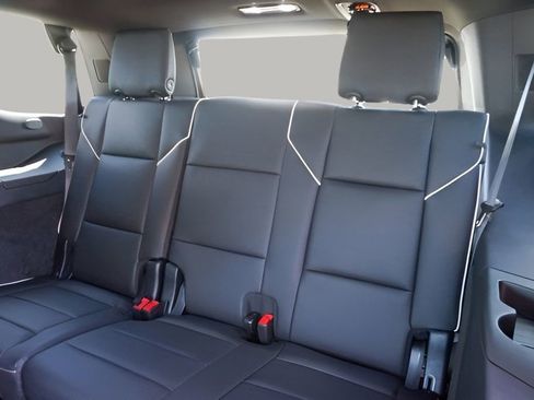 Certified 2024 Cadillac Escalade Premium Luxury w/ Performance Package image 18