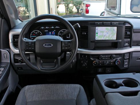 Used 2024 Ford F250 XLT image 26