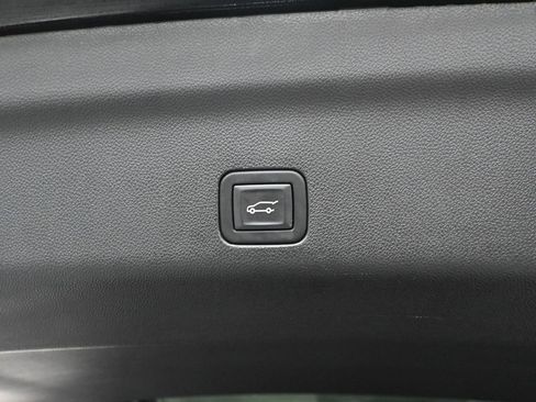 Used 2024 GMC Yukon Denali Ultimate AWD/4WD image 53