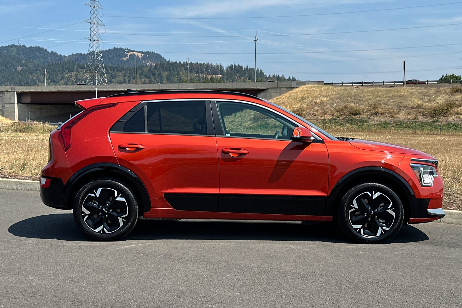 Used 2023 Kia Niro Wind FWD image 2