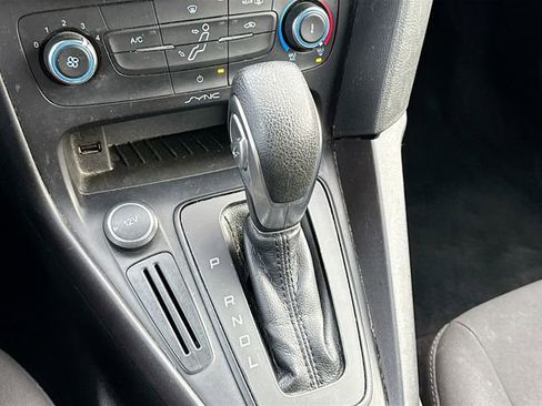 Used 2017 Ford Focus SE image 18
