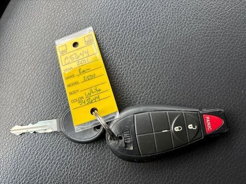 Used 2011 RAM 2500 Laramie w/ Cold Weather Group image 3