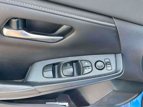 Used 2021 Nissan Sentra SV FWD image 13