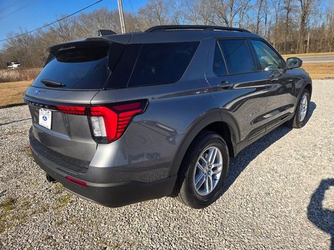 New 2026 Ford Explorer Active w/ Active Comfort Package image 4