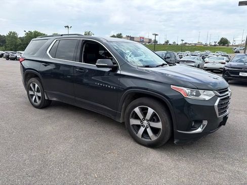 Used 2019 Chevrolet Traverse LT w/ LT Premium Package AWD/4WD image 12