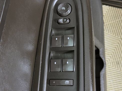Used 2016 Chevrolet Traverse LT w/ Style and Technology Package FWD image 31