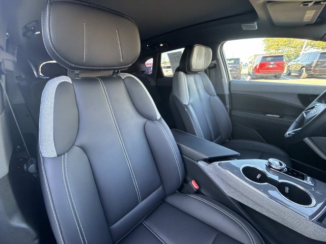 Certified 2025 Cadillac Optiq Luxury 1 AWD/4WD image 22