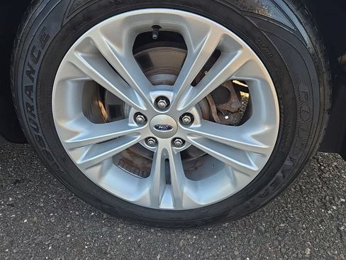 Used 2013 Ford Taurus SEL FWD image 30