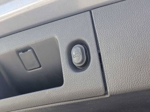 Used 2019 Chevrolet Tahoe Premier image 13