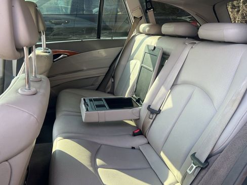 Used 2008 Mercedes-Benz E 350 4MATIC Wagon image 18