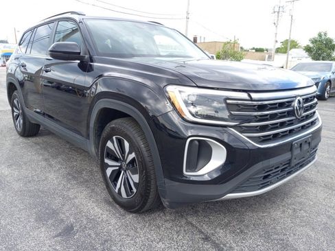 Used 2024 Volkswagen Atlas SE AWD/4WD image 3